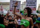 Argentina aprova legalização do aborto até a 14ª semana de gravidez