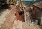INFRAESTRUTURA - Prefeitura inicia demolição e reconstrução de muro na Rua Diamante