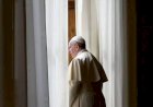 Papa Francisco é internado para cirurgia no intestino, diz Vaticano