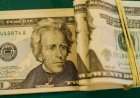 Dólar fecha com maior alta desde abril, custando R$ 5,537
