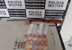 Autor é preso após ser flagrado comercializando drogas no meio da rua em Coroaci