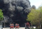 Fumaça de incêndio em Contagem é tóxica e Defesa Civil retira moradores
