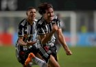 Igor Gomes brilha, Galo vence Alianza e conquista os primeiros pontos no Grupo G