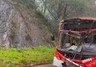 Acidente entre ônibus e carreta deixa 21 feridos na Grande BH