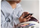 TELAS Estudantes debatem como burlar proibição de celular na escola e chamam lei de 'micão