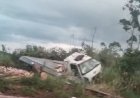 Batida entre caminhão e carros deixa uma pessoa morta e quatro feridas
