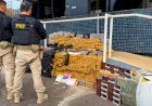 Maconha, cocaína, fuzil e cinco motos roubadas: veja o que PRF apreendeu em caminhão em MG