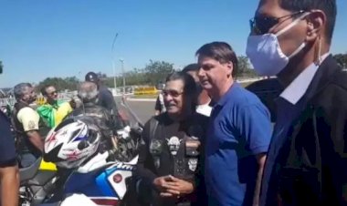 Bolsonaro sabia da compra de vacinas, mas recuou após pressão em redes sociais
