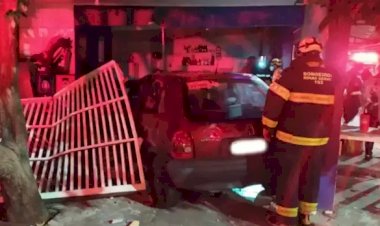 Mulher atropela e mata namorado prensado na parede de um bar em Uberaba