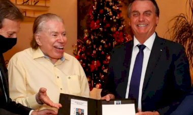 Sem máscara, Bolsonaro encontra Silvio Santos, de 90 anos, e é alvo de críticas