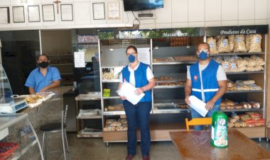 Fiscais da COVID 19 orientam comerciantes de Sabinópolis a agirem dentro do novo Decreto contra a proliferação do Vírus no Município