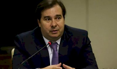 Maia diz que ACM Neto não tem caráter e que DEM voltou para extrema-direita