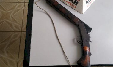 ARMA DE FOGO É APREENDIDA EM DIVINOLÂNDIA