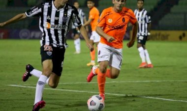 Galo joga mal, melhora com Zaracho, mas só empata na estreia na Libertadores.