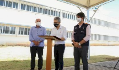 Zema visita Valadares e anuncia retomada das obras  do Hospital Regional.