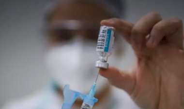 Alunos do 1º ano de medicina são vacinados sem ter contato com pacientes em BH.