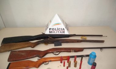 VIATURA TÁTICO MÓVEL DA PM  REALIZA OPERAÇÃO QUE RESULTA NA PRISÃO DE UM HOMEM COM VÁRIAS ARMAS E MUNIÇÕES EM RESIDÊNCIA
