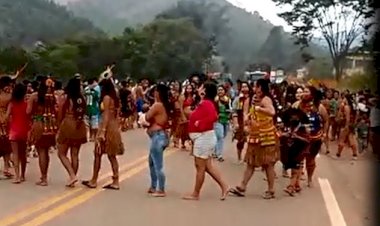 Índios Pataxós interditam MGC-120 em manifesto contra PL 490/2007