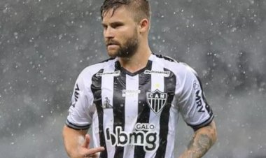Sasha testa positivo para Covid-19 e é mais um na lista de desfalques do Galo
