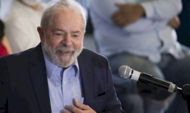 Lula aparece à frente de Bolsonaro em pesquisa para eleição presidencial; veja os números