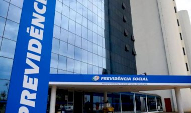 Aposentados: INSS faz 3 pagamentos do 13º salário nesta sexta (2)