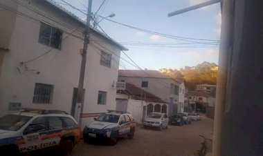Homem mata ex-mulher e filha a facadas e depois se suicida em Coluna