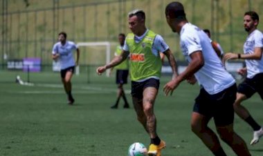 Galo: Cuca ganha reforços de Vargas e Savarino para duelo pela Copa do Brasil