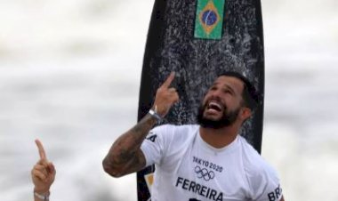 Ítalo Ferreira dá um show no mar do Japão e conquista o 1º ouro para o Brasil