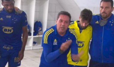 Luxa motiva grupo do Cruzeiro: 'Essa camisa pesa e eles têm que respeitar'