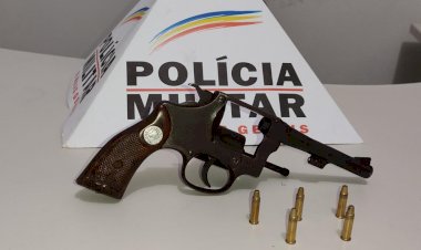 Polícia Militar de Peçanha prende homem por porte ilegal de arma de fogo