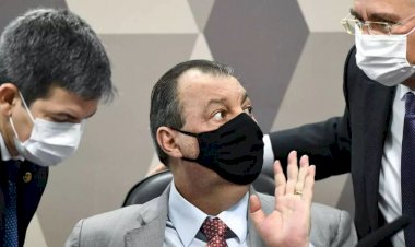 CPI aprova relatório de Renan por 7 votos a 4