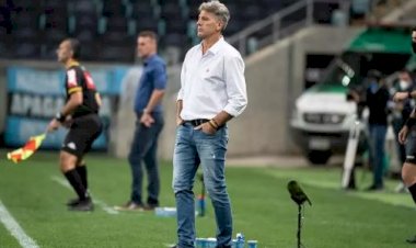 Torcida sugere que Renato, do Flamengo, facilitou para o Grêmio: 'Me ofende'