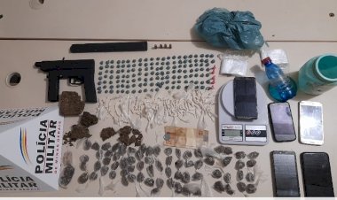 PM de Peçanha prende traficantes que tentavam arremessar celulares e drogas no presídio e apreende submetralhadora com eles