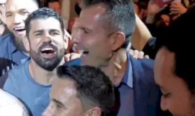 Festa do título do Galo teve Alexandre Pires e 'Vou festejar' na comemoração