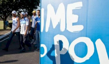 Organizada do Cruzeiro marca protesto contra a saída do goleiro Fábio