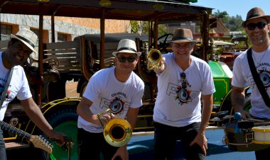 Instituto Fernando Sabino e Prefeitura de Sabinópolis presenteiam a cidade com show itinerante da banda Charanga Pop*
