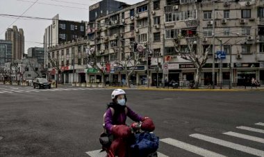 Metade de Xangai em confinamento para conter foco de Covid-19