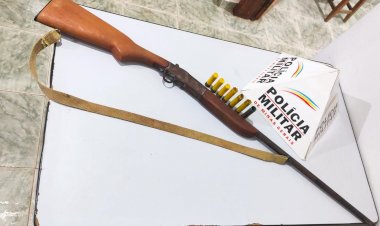 PM de Coluna apreende arma de fogo e prende autor,  durante atendimento de denúncia de violência doméstica na zona rural da cidade.   