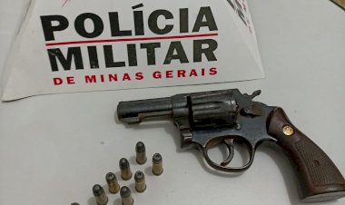Policiais Militares de Divinolândia de Minas prende homem por porte ilegal de arma de fogo