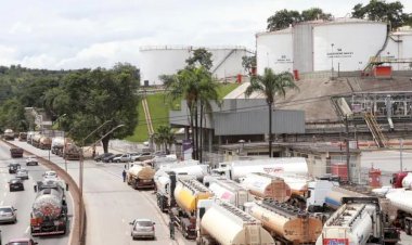 Tanqueiros terão assembleia para tratar alta do diesel e sinalizam greve