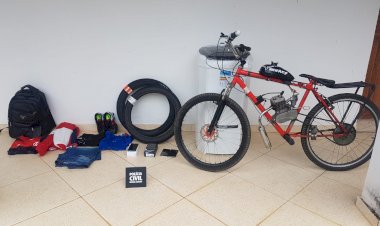 Mulher furta cartão de crédito de ex-namorado  e em companhia do filho menor, realiza inúmeras compras em lojas de Sabinópolis e Guanhães.