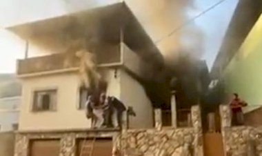 Menino é resgatado por vizinhos enquanto casa pega fogo em Itabirito, em MG
