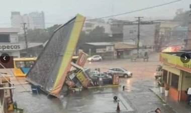 Muriaé está sem luz após temporal que deixou rastro de destruição