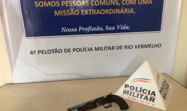 PM APREENDE ARMA DE FOGO DE HOMEM QUE AMEÇAVA PESSOAS QUE POSSIVELMENTE ESTARIAM “ENVOLVENDO” COM SUA EX-MULHER EM BAIRRO DE RIO VERMELHO
