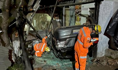 Capelinha – 3° PELOTÃO DE BOMBEIROS DE CAPELINHA ATENDE OCORRÊNCIA DE VÍTIMA DE CAPOTAMENTO DE AUTOMÓVEL (CARRO / CAMINHONETE)