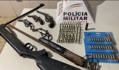 OPERAÇÃO REALIZADA PELO 65º BPM/MG, NA CIDADE DE VIRGINÓPOLIS, TERMINA COM A APREENSÃO DE 06 ARMAS DE FOGO, 160 MUNIÇÕES E PRISÃO 02 HOMENS EM FLAGRANTE.