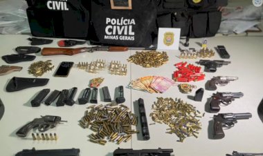 'Senhor das Armas': trio é preso com mais de dez pistolas durante operação em MG