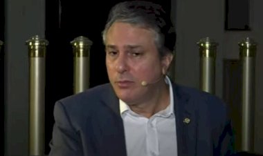 Saiba como vai funcionar o Pé-de-Meia, que dará bolsa a alunos do ensino médio