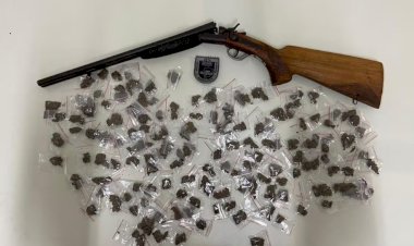 PM de Governador Valadares apreende adolescente e 150 buchas de maconha