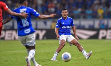 Kaiki se destaca em nova oportunidade pelo Cruzeiro e fala sobre disputa com Marlon